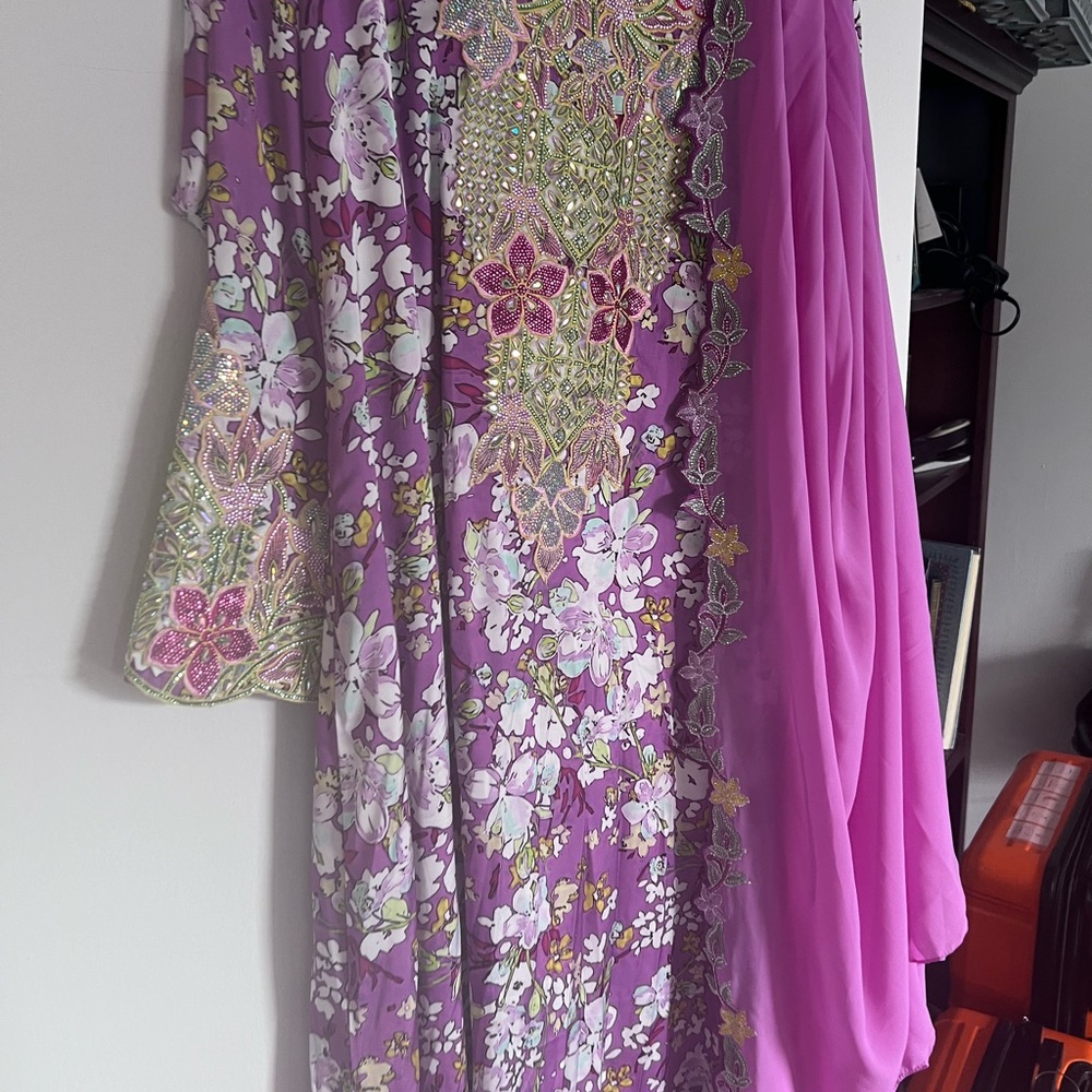 Floral Embellished Purple Kaftan/mekhwar/ abaya modest Scarf has small tear 57”